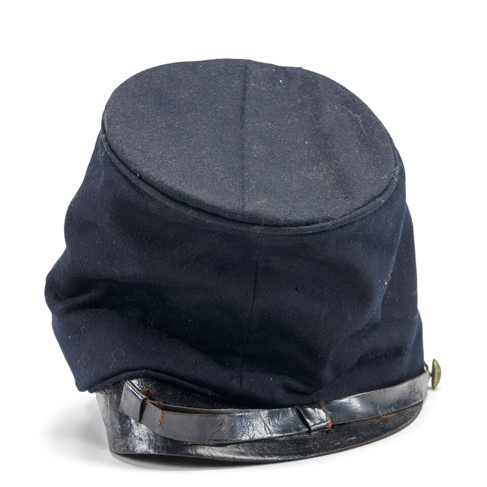 A CIVIL WAR OFFICER'S GRADE FORAGE CAP. (1 of 4)