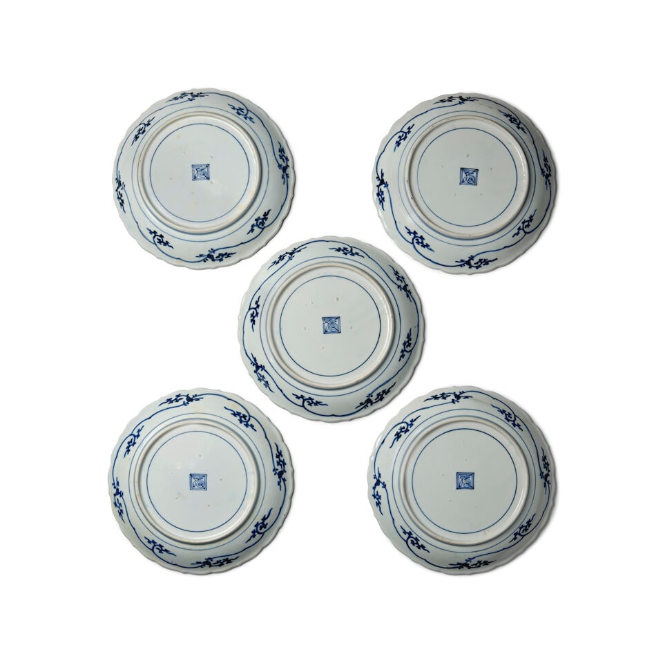 A Set of Five Large Arita Blue and White Dishes, Japan, 19th century, (5) - 3