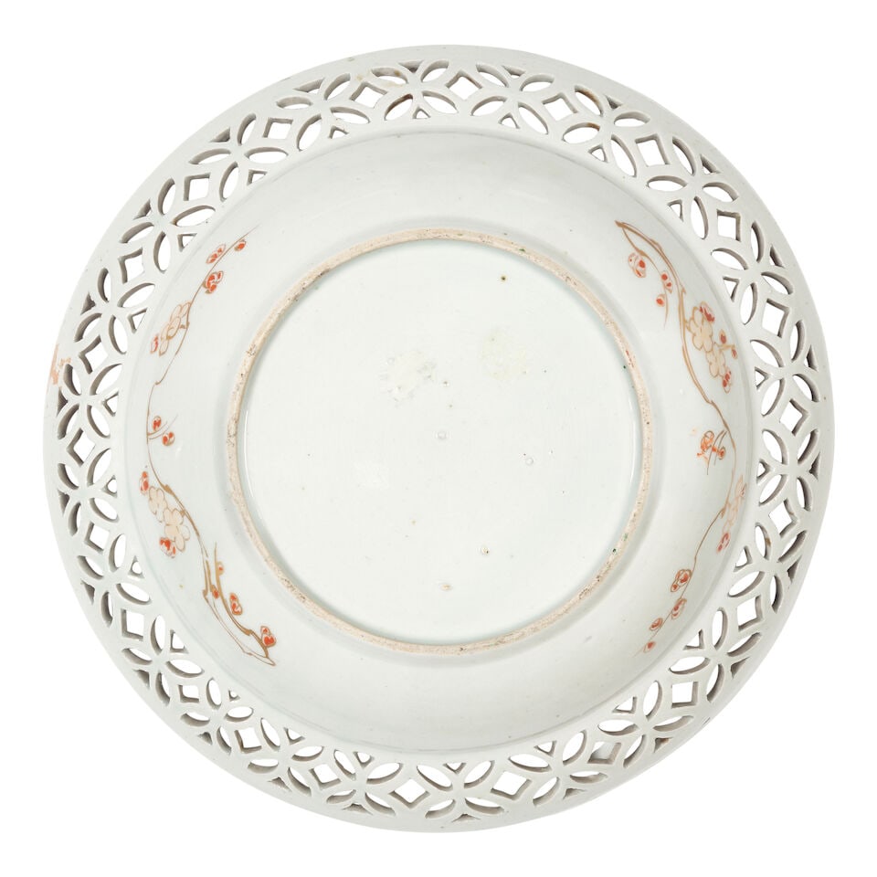 A RARE ARITA RETICULATED 'BIJIN' DISH Edo period, 18th century - 2
