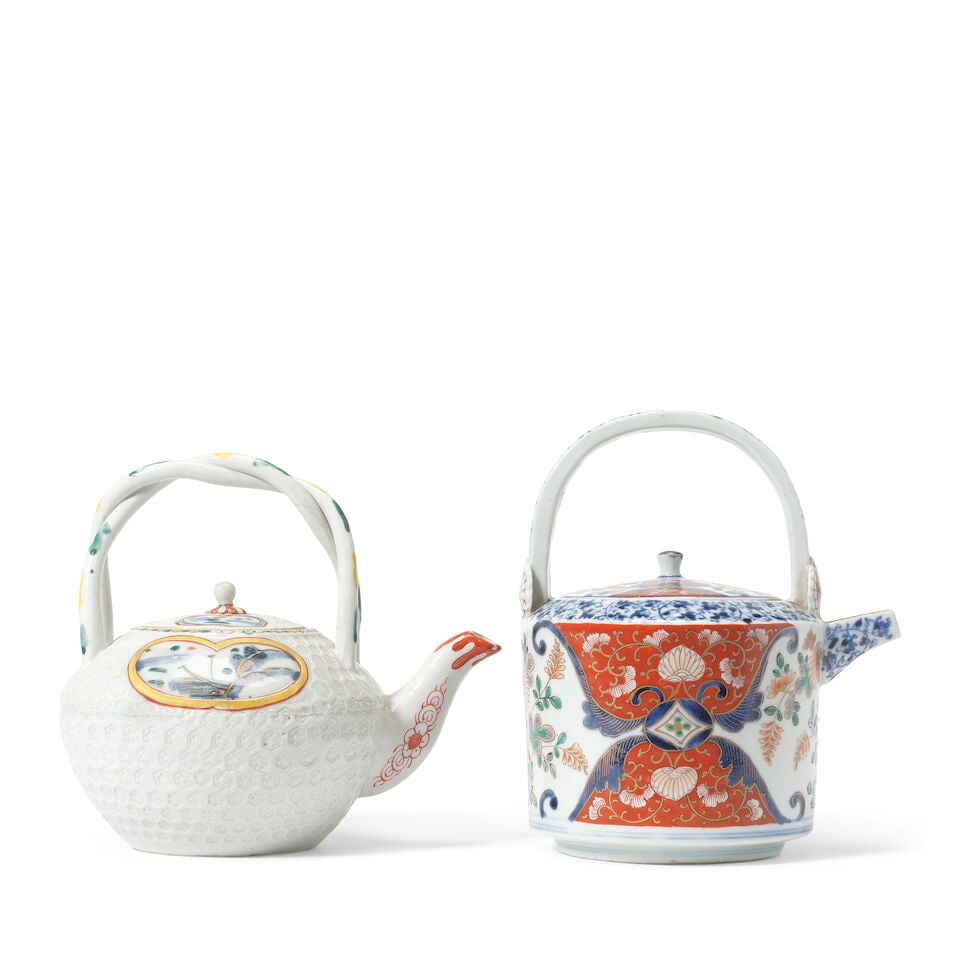TWO IMARI TEAPOTS AND COVERS Edo period, 18th century (4) - 2