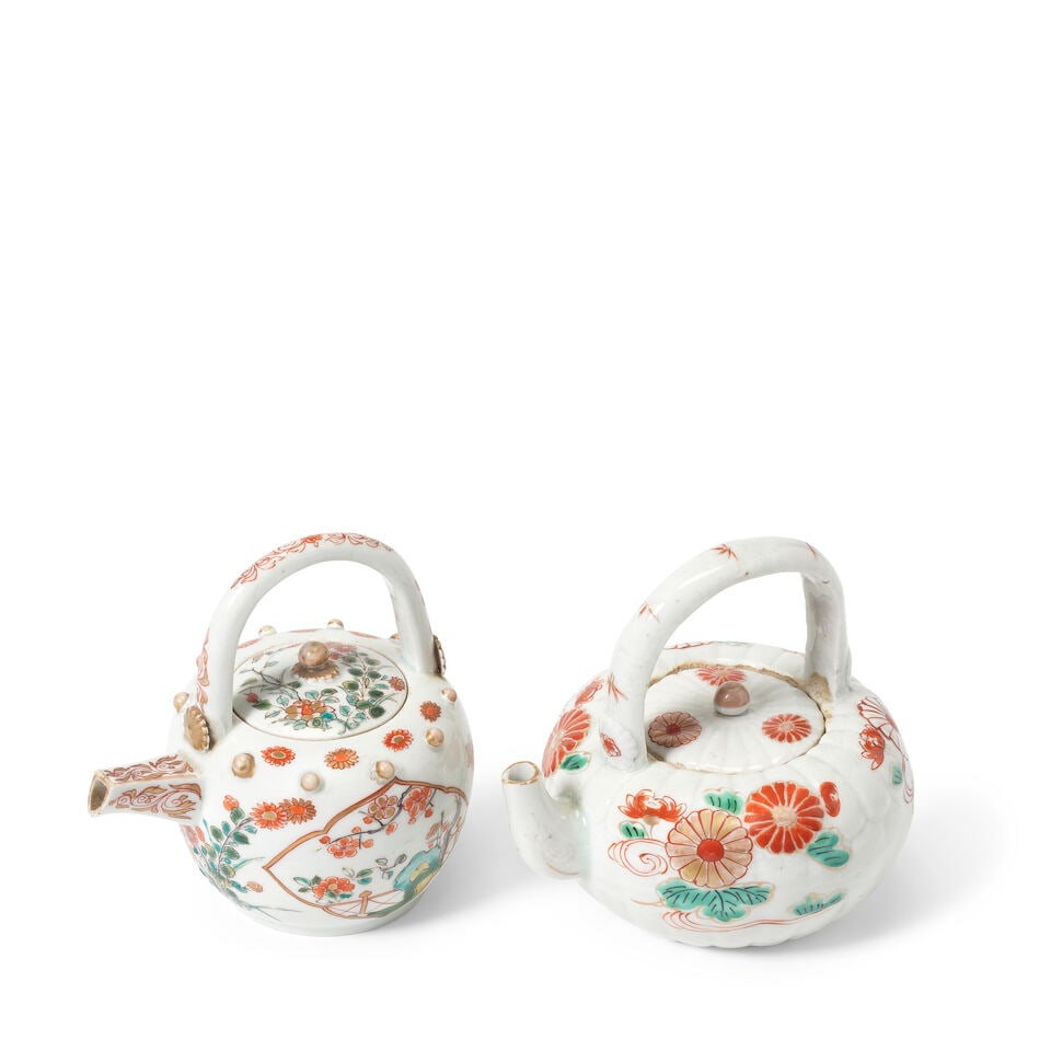 TWO IMARI TEAPOTS AND COVERS Edo period, late 17th/early 18th century (4) - 3