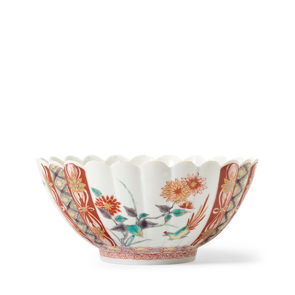 AN ARITA KAKIEMON STYLE CHRYSANTHEMUM BOWL Edo period, late 17th century - 4