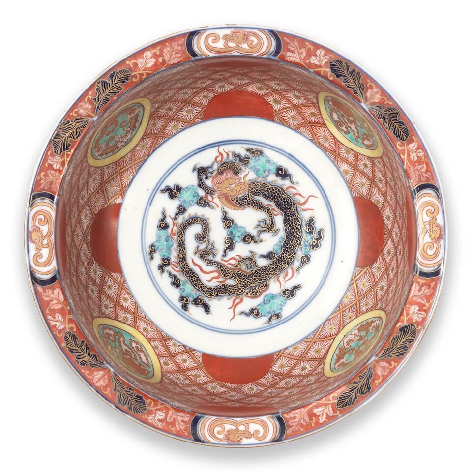 AN ARITA 'DRAGON AND PHOENIX' BOWL Edo period, circa 1700 - 3