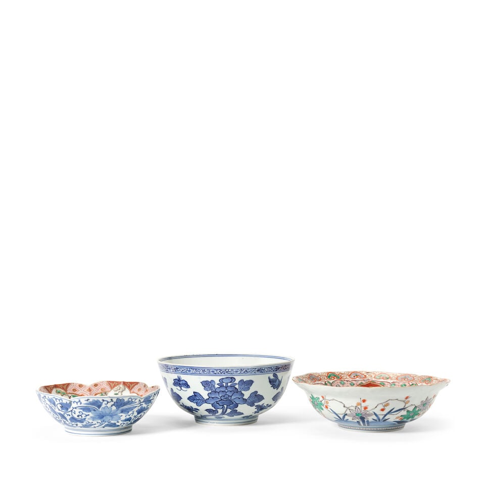TWO IMARI BOWLS AND A BLUE AND WHITE 'PEONIES' BOWL Edo/Meiji period, 18th/19th century (3) - 2