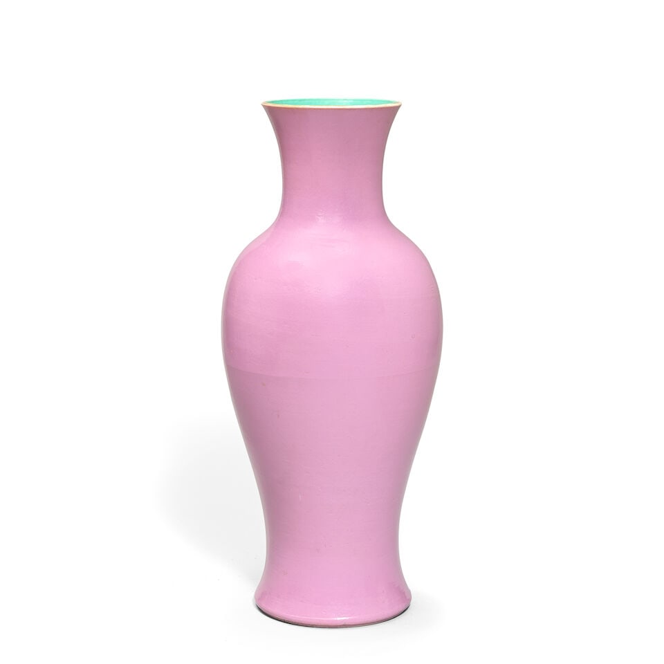 A PINK ENAMELLED VASE AND A CELADON FANGCONG 20th century (2) - 2