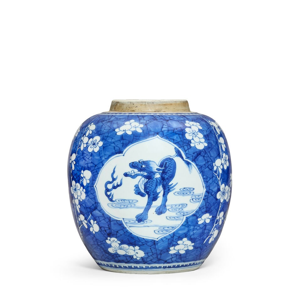 A BLUE AND WHITE 'QILIN' JAR Kangxi (3) - 2
