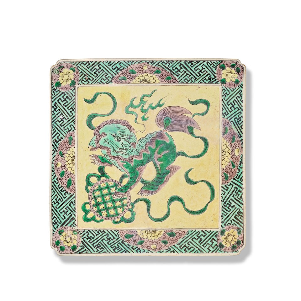 A FAMILLE VERTE 'BUDDHIST LION' SQUARE STAND Kangxi - 2