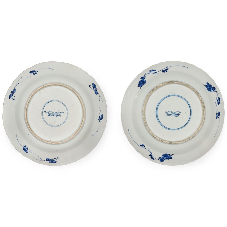 A PAIR OF BLUE AND WHITE DISHES Kangxi (2) - 2