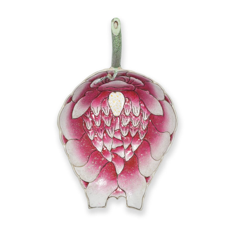 A FAMILLE ROSE ENAMELLED 'LOTUS' WATERDROPPER Dated in accordance with 1908, 20th century - 4