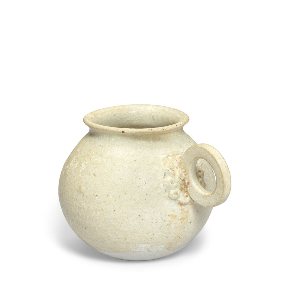 A WHITE-GLAZED CUP Tang Dynasty (2) - 2