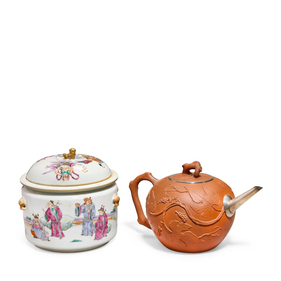 A YIXING STONEWARE TEAPOT AND COVER AND A FAMILLE ROSE 'FIGURATIVE' TUREEN, LINER AND COVER Qing... - 2