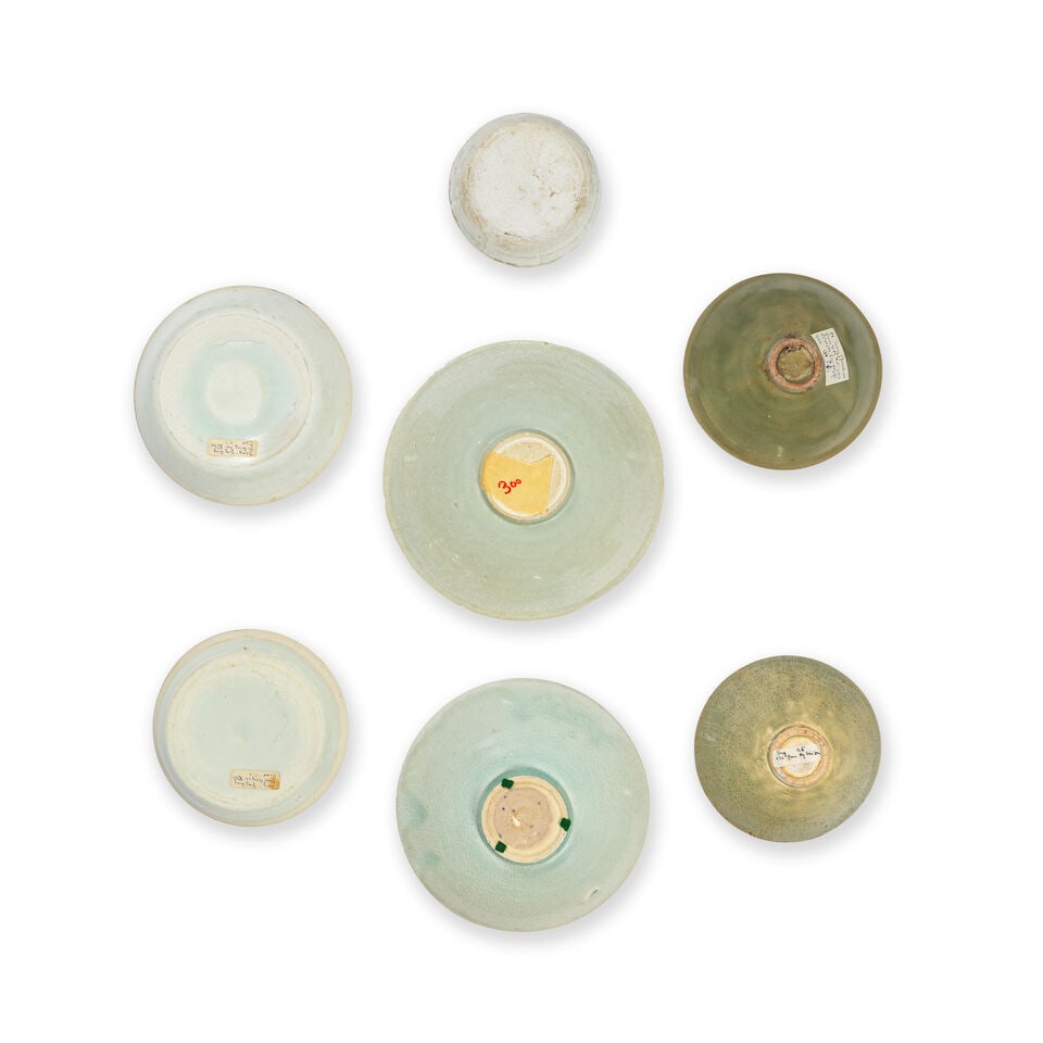 SIX GLAZED DISHES AND A BOX AND COVER Song Dynasty and later (7) - 2
