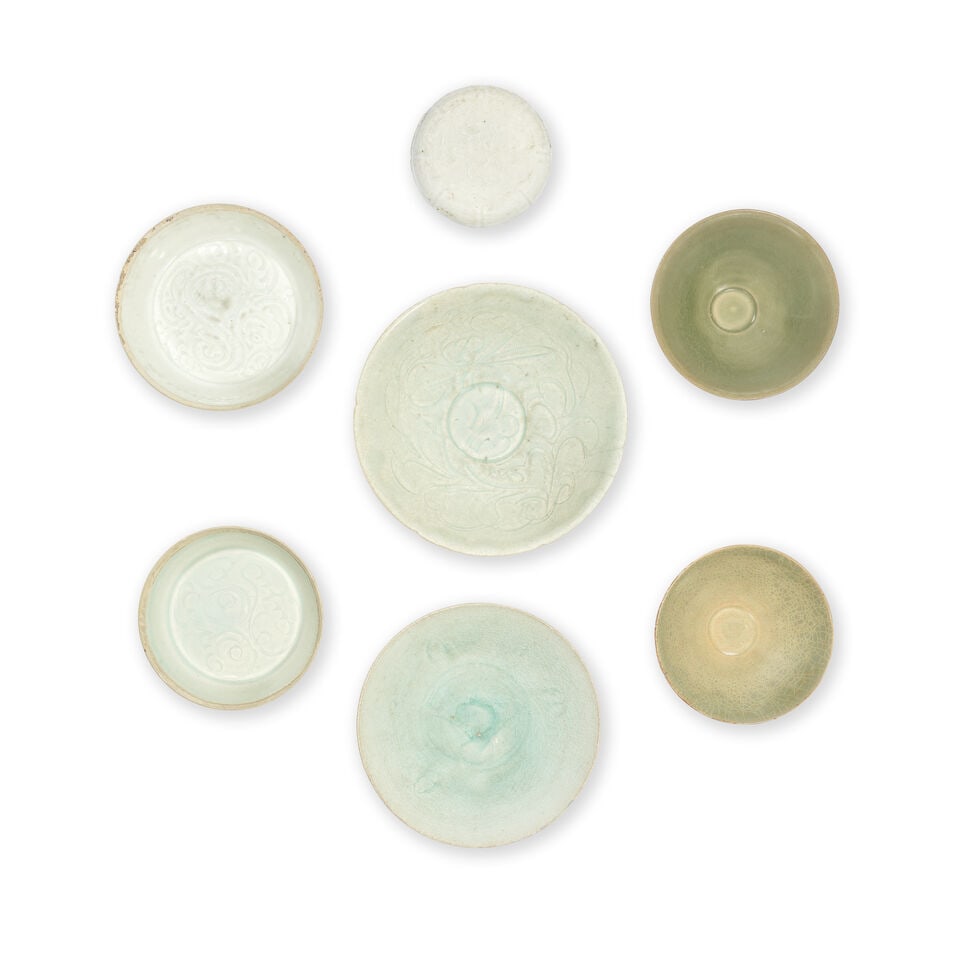 SIX GLAZED DISHES AND A BOX AND COVER Song Dynasty and later (7) - 3