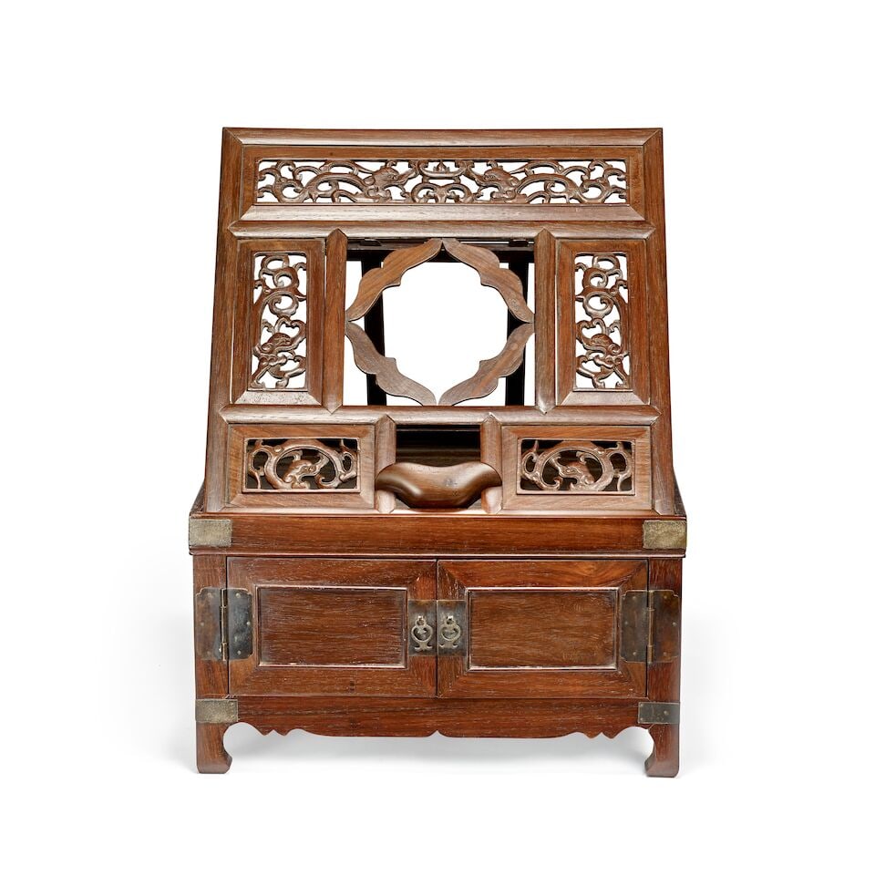 A HONGMU SQUARE DRESSING CASE WITH FOLDING MIRROR STAND, ZHEDIESHI JINGTAI 18th/19th century - 3