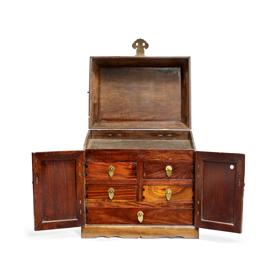 A HUANGHUALI AND TIELIMU SEAL CHEST, GUANPIXIANG 17th/18th century - 2