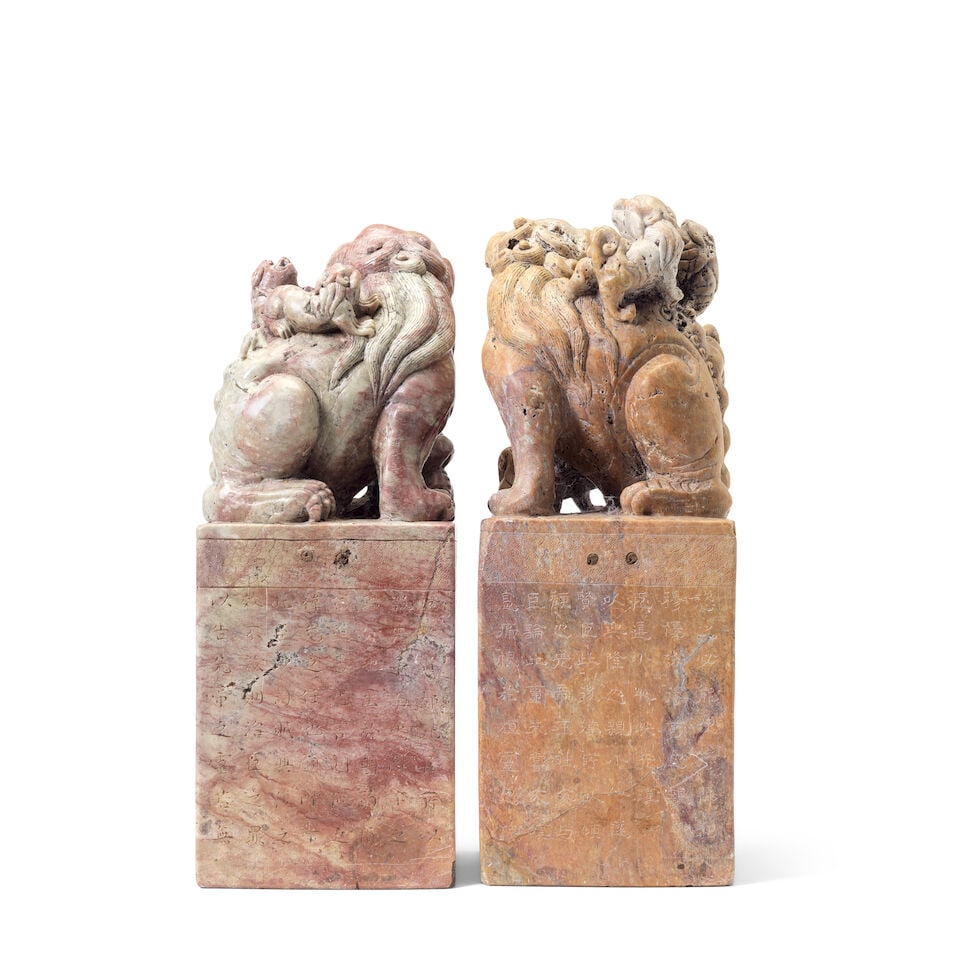 A PAIR OF VERY LARGE CARVED SOAPSTONE 'BUDDHIST LIONS' SEALS Republic period (2) - 4