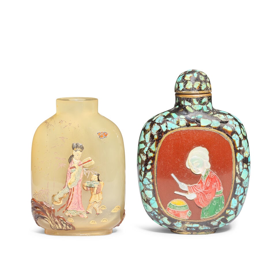AN EMBELLISHED AGATE SNUFF BOTTLE TOGETHER WITH A MOTHER-OF-PEARL AND SOAPSTONE INSET 'MUSICIANS... - 3