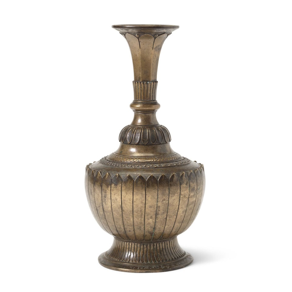A COLLECTION OF SOUTH EAST ASIAN AND SOUTH ASIAN ITEMS Indonesia and India, 14th-19th century (5) - 8