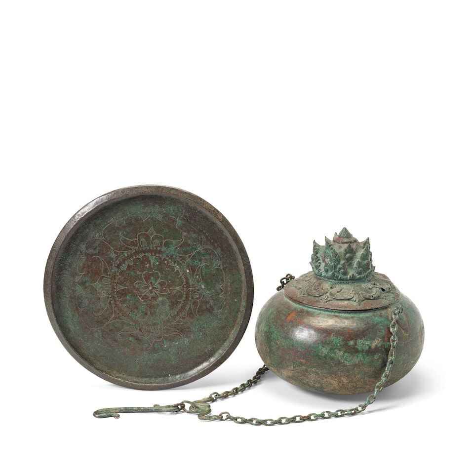 A COLLECTION OF SOUTH EAST ASIAN AND SOUTH ASIAN ITEMS Indonesia and India, 14th-19th century (5) - 9