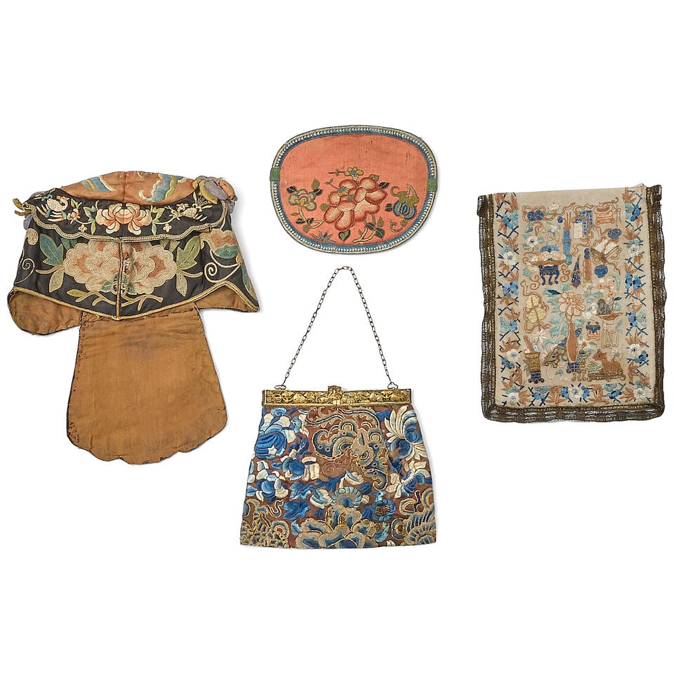 A LARGE COLLECTION OF EMBROIDERED SILK PANELS AND OTHER ITEMS Late Qing Dynasty (23) - 3