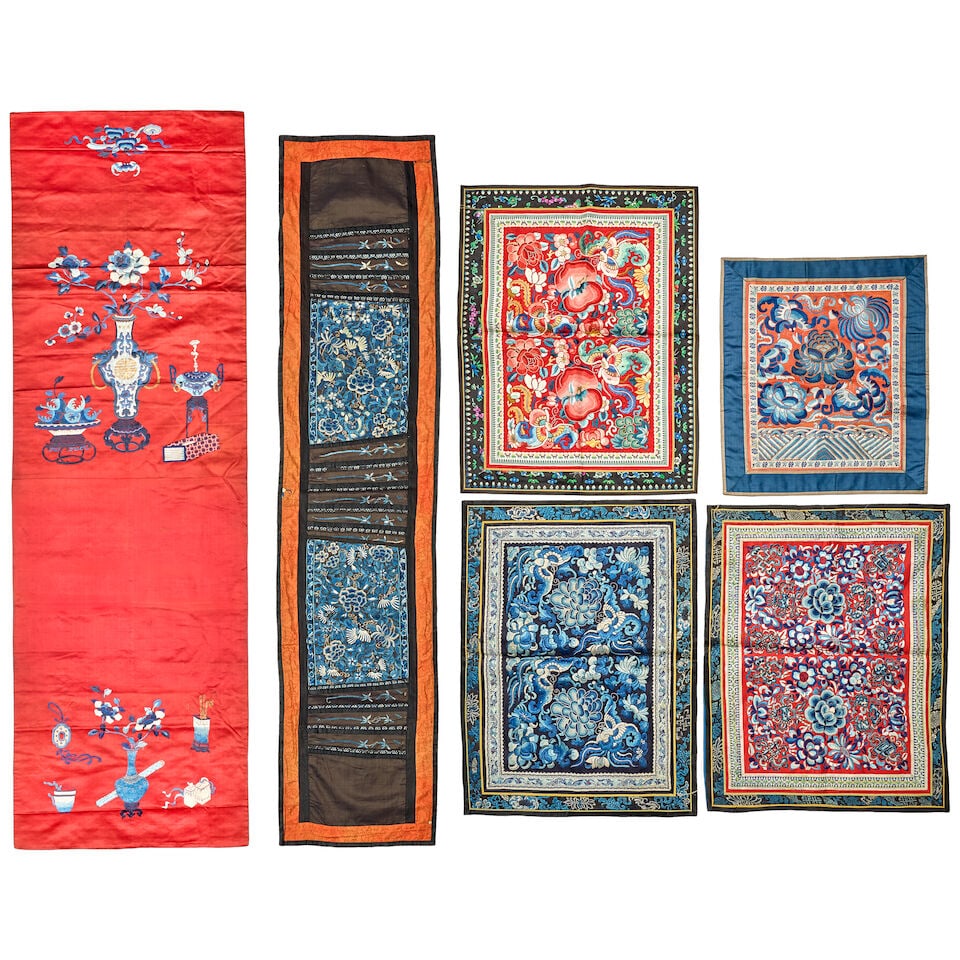 A LARGE COLLECTION OF EMBROIDERED SILK PANELS AND OTHER ITEMS Late Qing Dynasty (23) - 5
