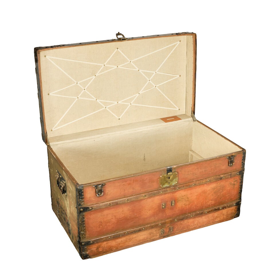 Louis Vuitton: a Vuittonite Canvas Trunk Early 20th century - 3