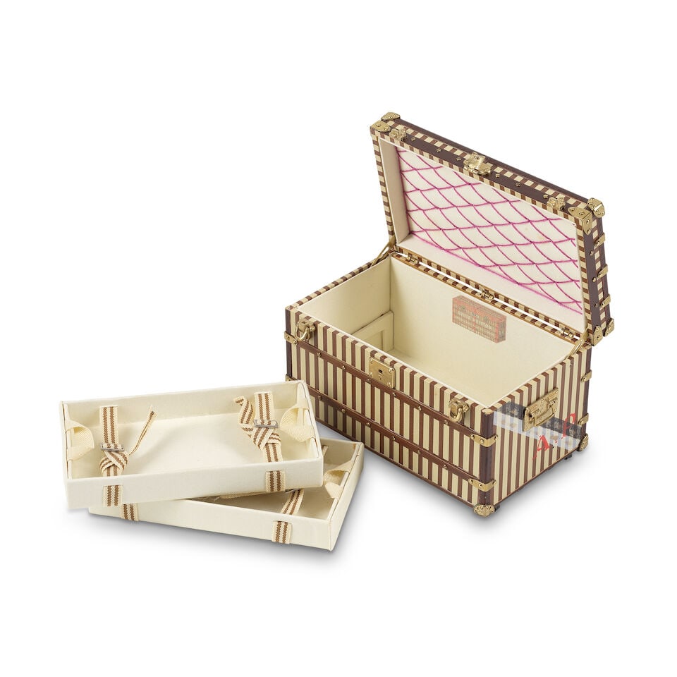 Louis Vuitton: a Malle Courrier 1888 Trunk Paperweight 2013 (includes box) - 2