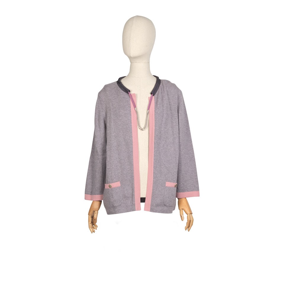 Chanel: a Grey and Pink Cashmere Cardigan Spring 2012 (1 of 2)