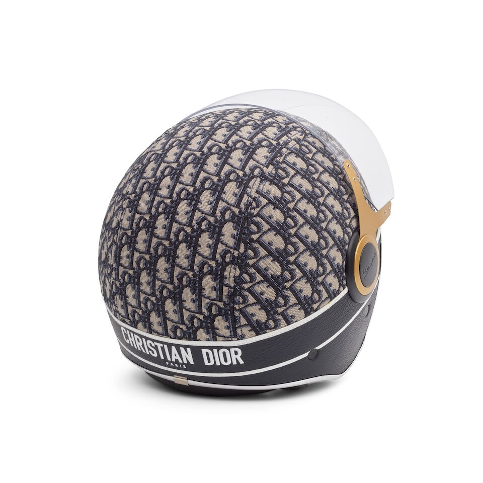 Christian Dior x Vespa 946: an Oblique Helmet Spring 2021 (includes original packaging, tags, bo... - 2