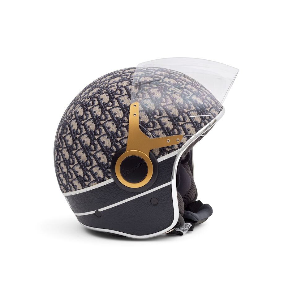 Christian Dior x Vespa 946: an Oblique Helmet Spring 2021 (includes original packaging, tags, bo... - 3