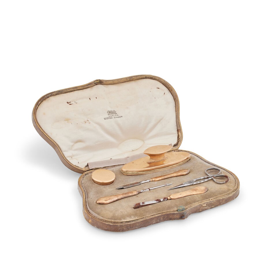 A 9 carat gold manicure set Retailed by Sorley of Glasgow (1 of 1)