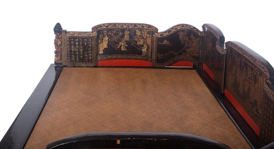 A Chinese black gilt lacquer opium bed Late Qing dynasty - 3