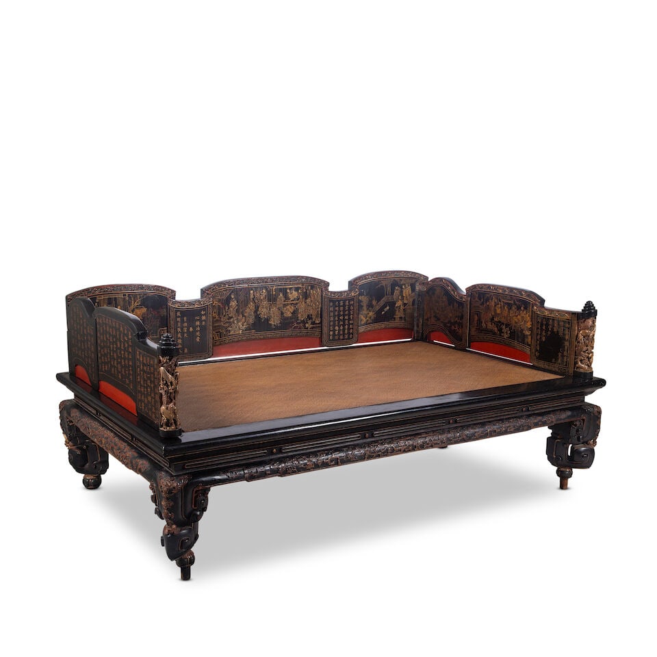 A Chinese black gilt lacquer opium bed Late Qing dynasty - 8