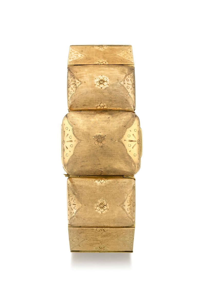 UNIVERSAL. AN 18K GOLD MANUAL WIND BRACELET WATCH WITH CONCEALED DIAL, CONTRACT CASE AND BRACELE... - 2