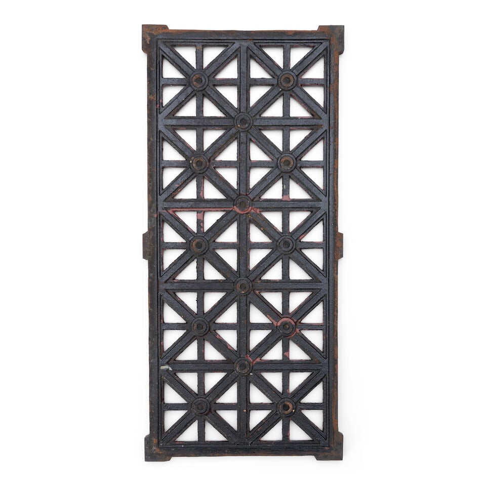 DANIEL BURNHAM (1846-1912) VENTILATION GRATE Chicago, Illinois, circa 1914, cast by Winslow Bros... - 2