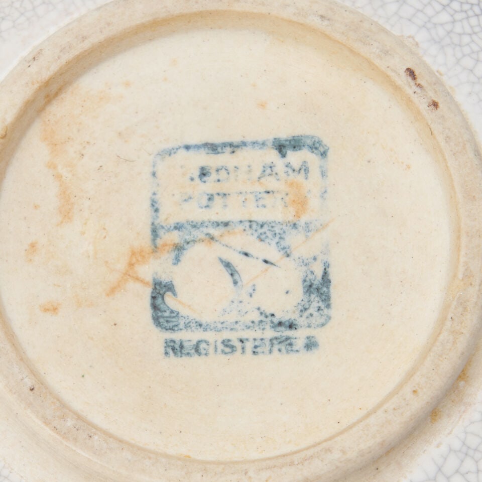 THREE PIECES OF 'SWAN' PATTERN TABLEWARE AND A COPY OF LLOYD E. HAWES 'THE DEDHAM POTTERY' Dedha... - 3