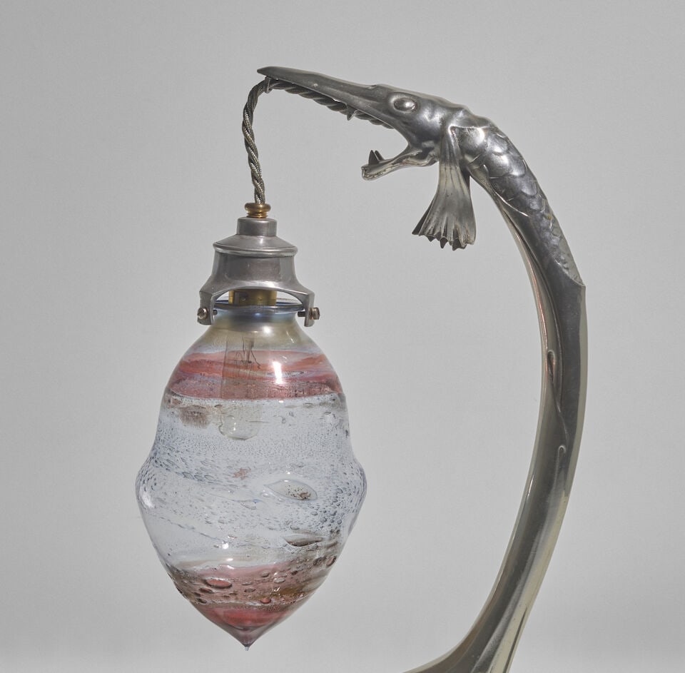 FRIEDRICH ADLER (1878-1942) Table Lampcirca 1900for Osiris, polished pewter, blown glass shade, ... - 3
