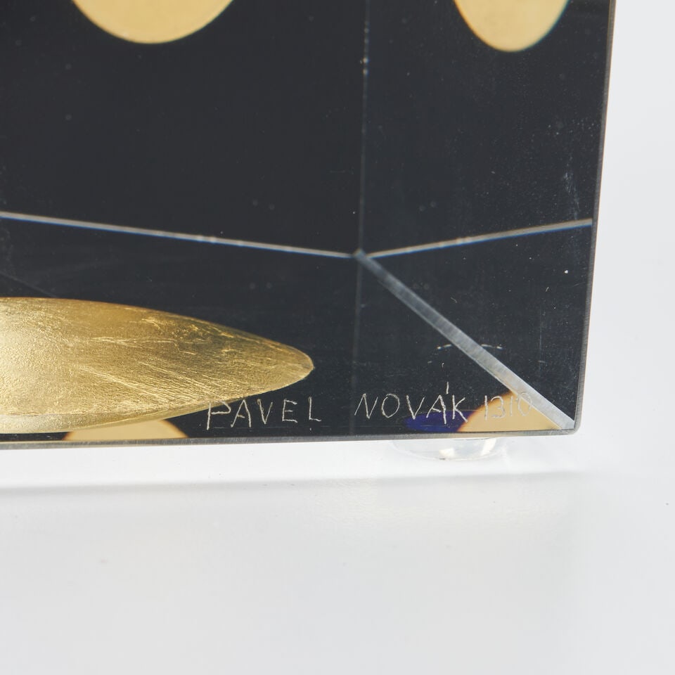 PAVEL NOVAK (B. 1974) OPTICAL GLASS SCULPTURE 21st century, incised signature 'PAVEL NOVAK 1310,... - 5