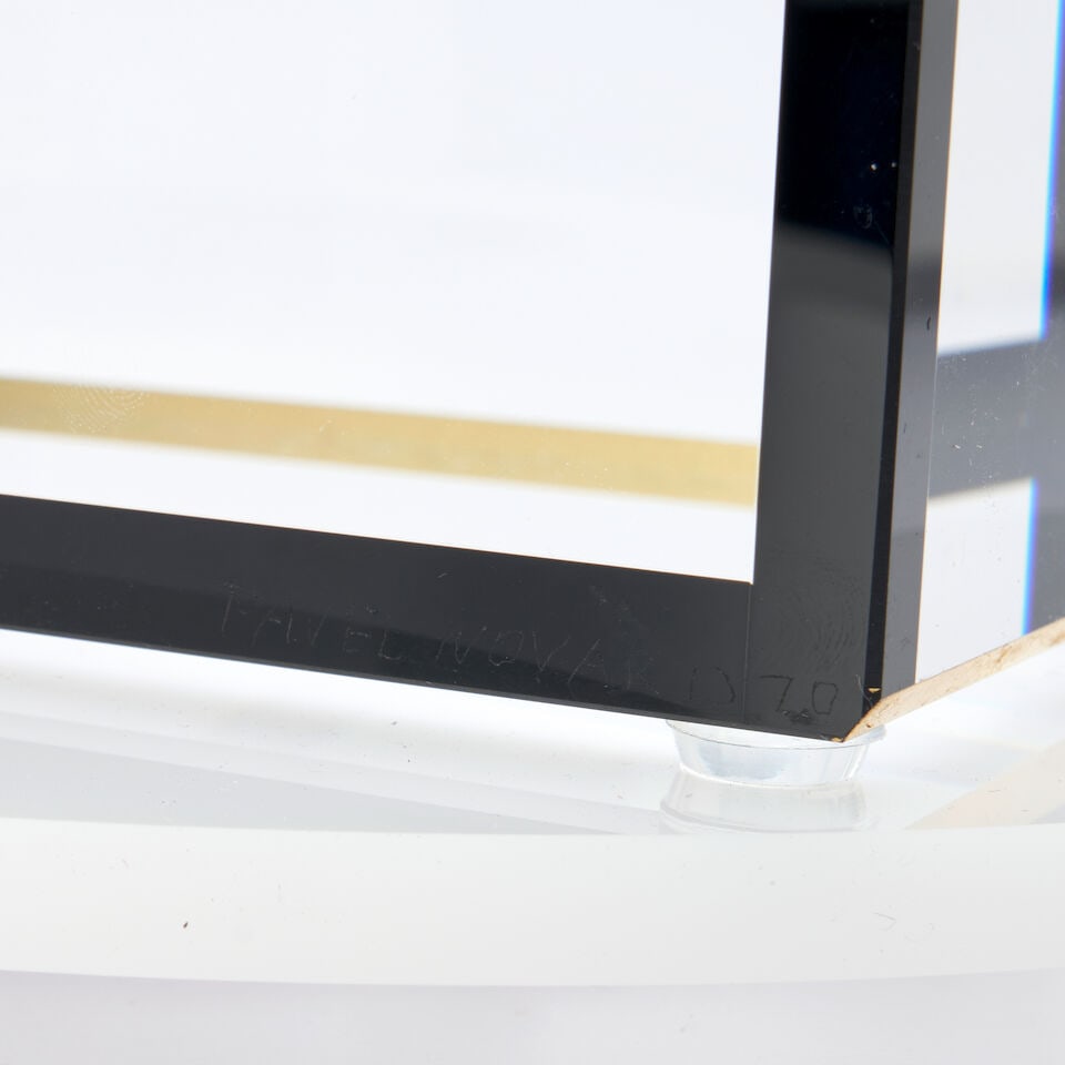 PAVEL NOVAK (B. 1974) OPTICAL GLASS CUBE 21st century, incised signature 'PAVEL NOVAK 1370' ht. ... - 4