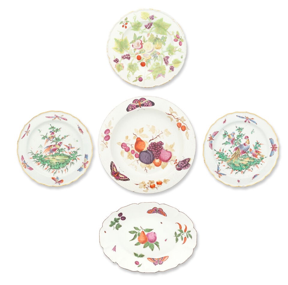 A Bow vase, four plates and a Chelsea dish, circa 1762-75 - 2
