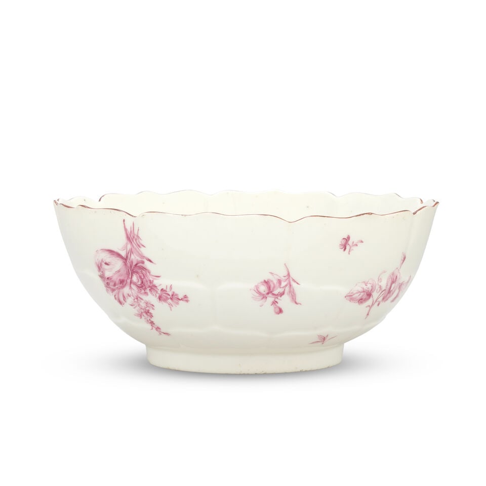 A rare Chelsea lotus bowl, circa 1753-55 - 2
