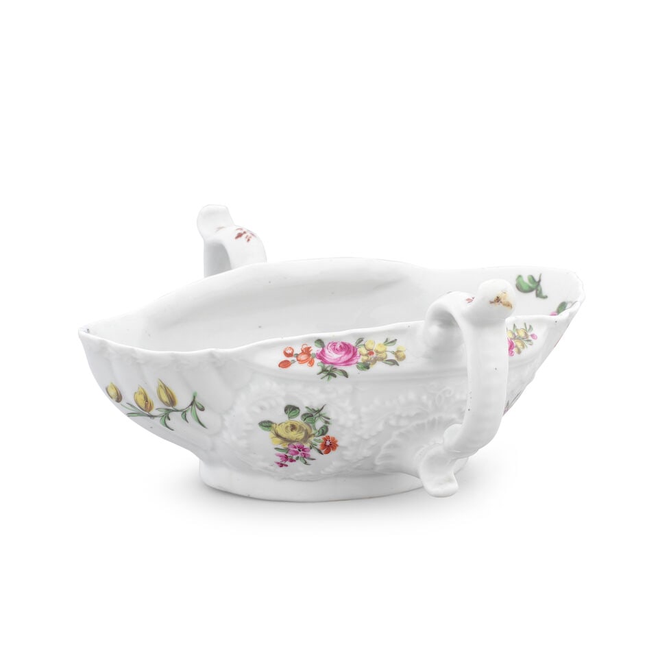A good Worcester two-handled sauceboat, circa 1758-60 - 2