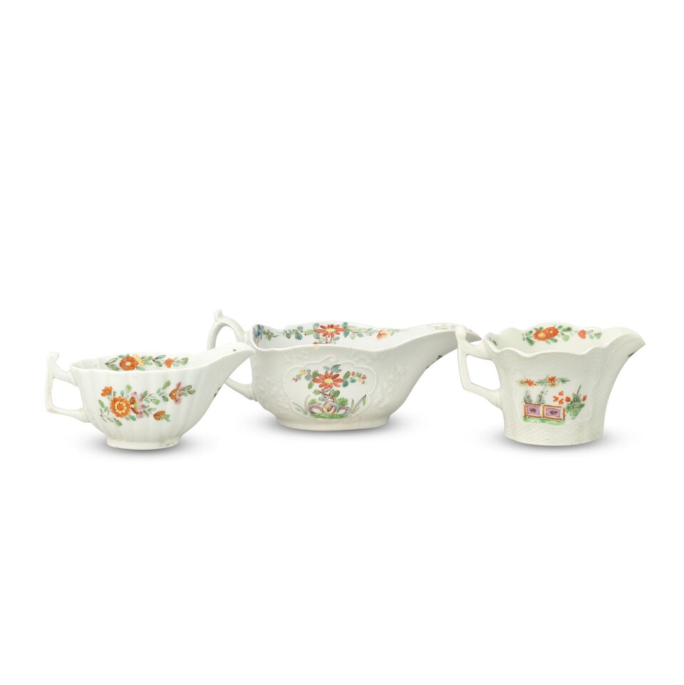 Two Worcester creamboats and a small sauceboat, circa 1753-55 - 3