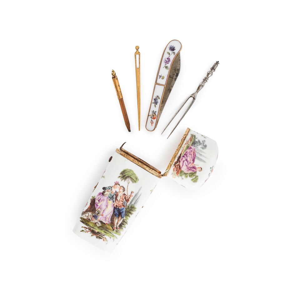 A Meissen gold-mounted etui, circa 1750-60: A Meissen gold-mounted etui, circa 1750-60 Each side painted with a landscape vignette depicting an elegant couple and scattered flowers, the cover with vignettes of a lady and a gentleman, the