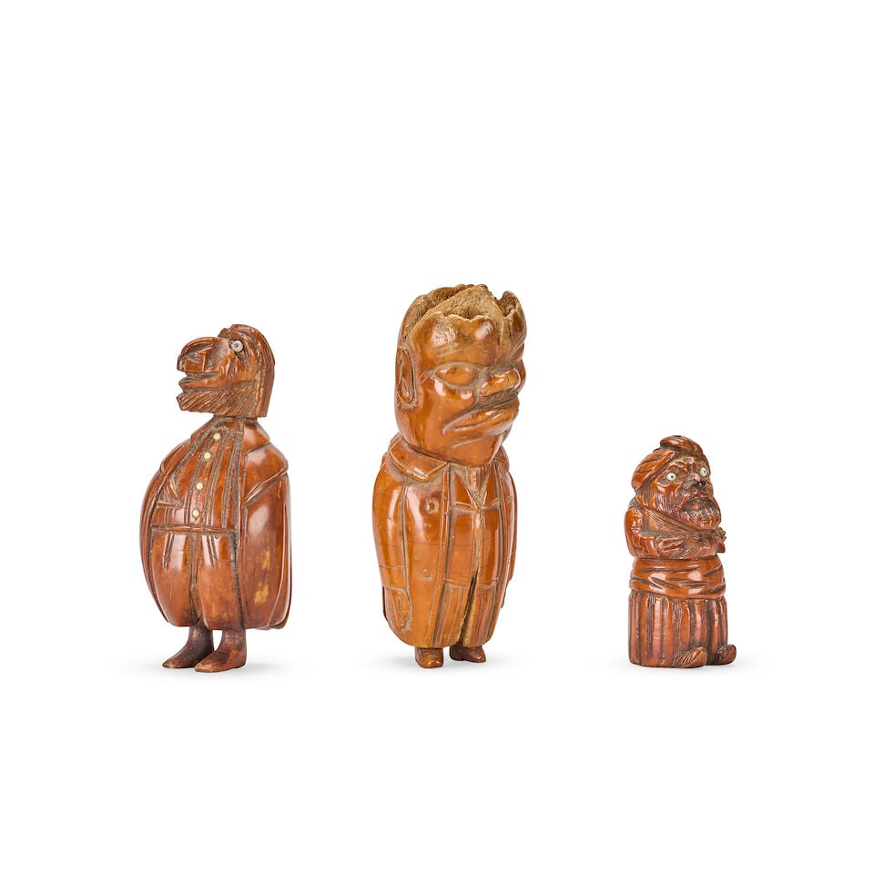 A collection of three carved coquilla nut figural snuff boxes Probably late 18th/19th century (3) - 3
