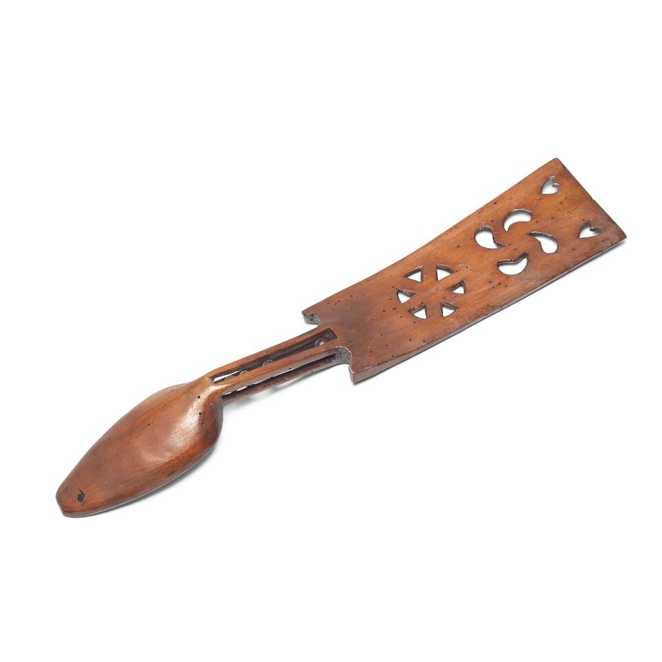 An 18th century Welsh carved treen love spoon with flat handle - 2