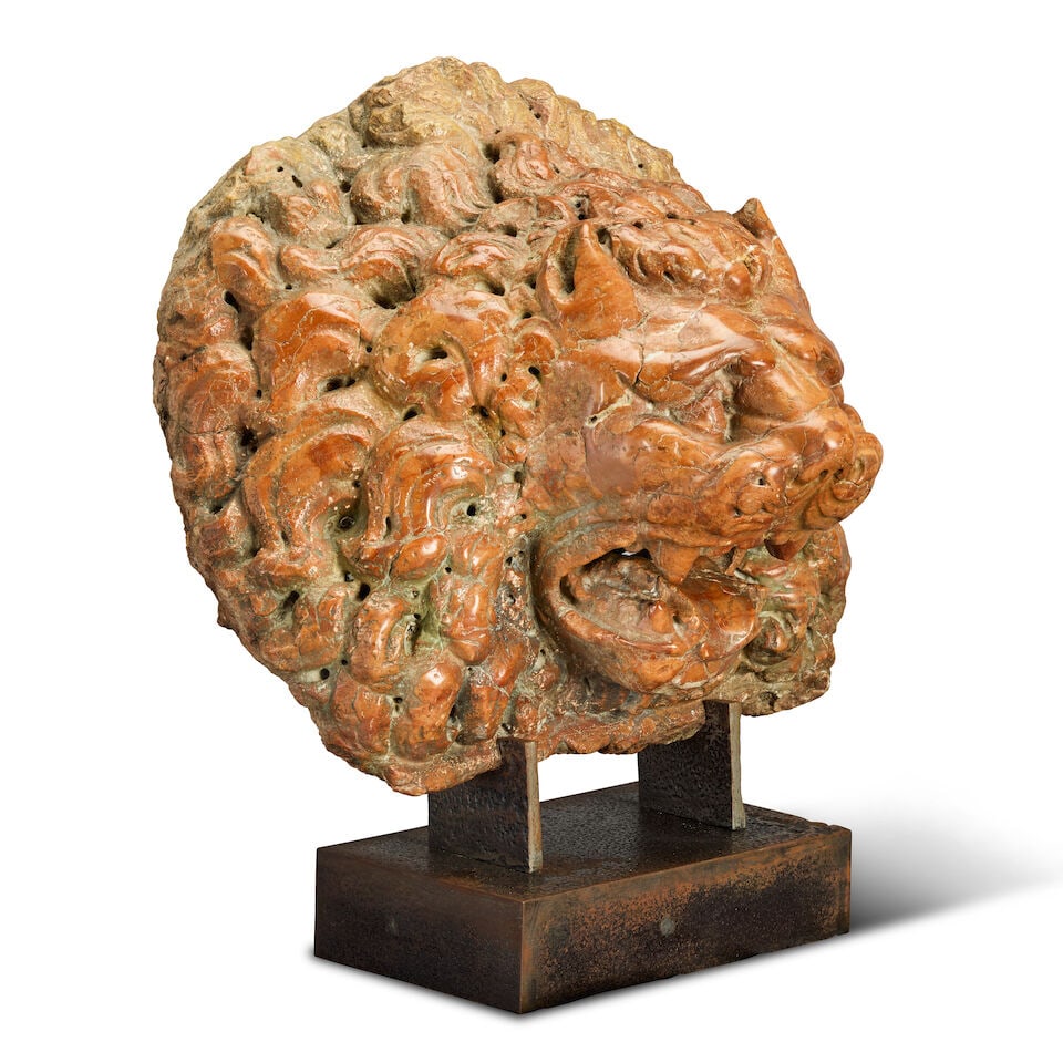 An Italian carved Verona or Rosso di Asiago marble lion mask Probably originally a wall mounted ... - 3