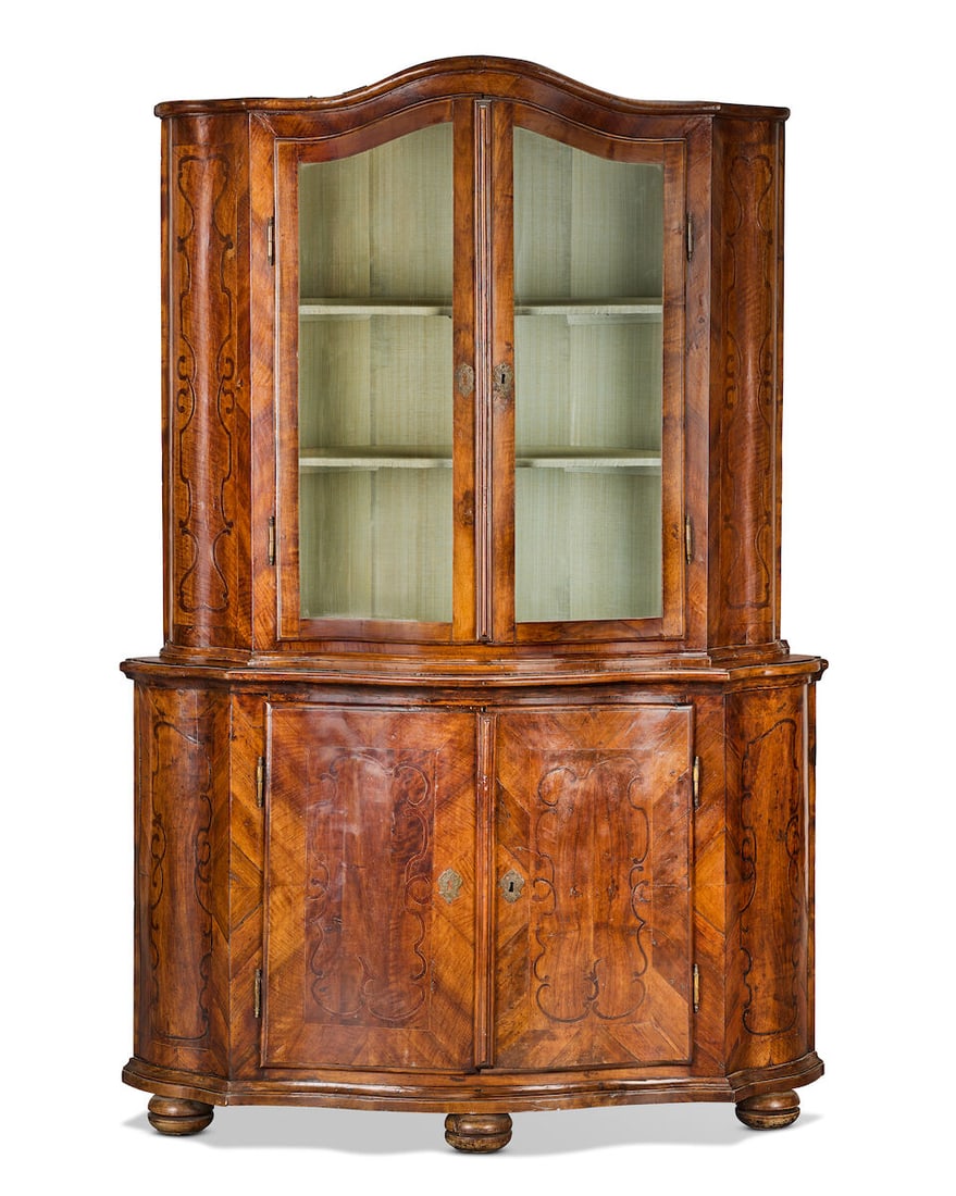 A German 18th century walnut and purplewood inlaid two-tier corner display cabinet 1740-1770 (1 of 3)