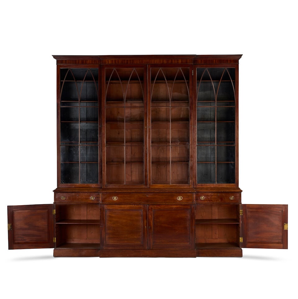 A George III mahogany breakfront library bookcase by Gillows Circa 1790-1795 - 2
