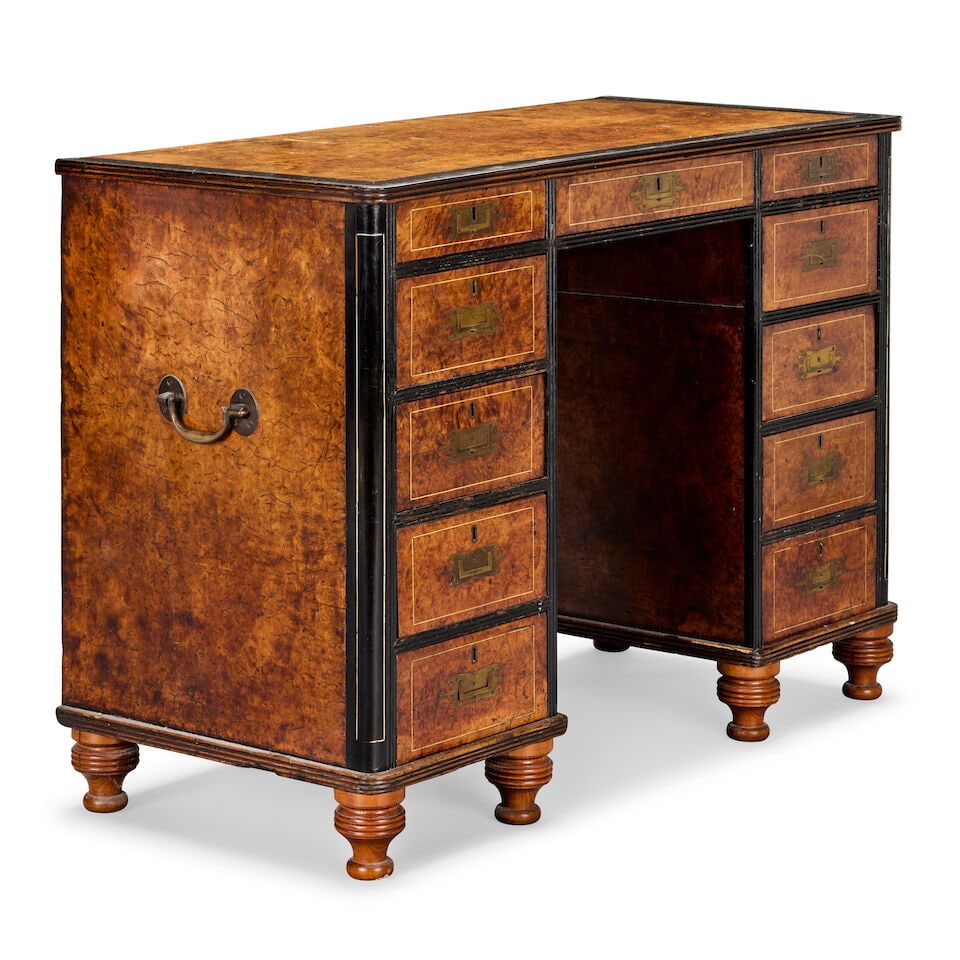 An Anglo-Chinese mid 19th century amboyna and ebonised kneehole desk 1840-1860 - 5